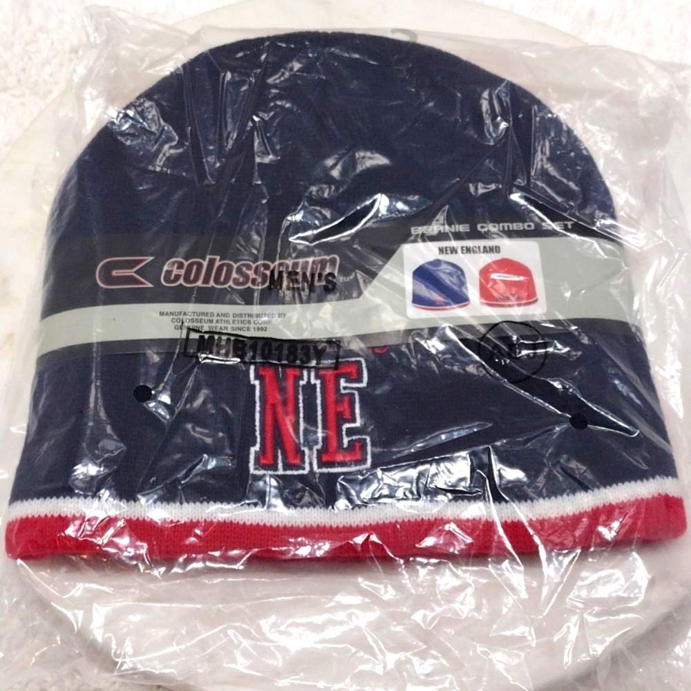 Colosseum Athletics Men's 2 Beanie Combo Set "New England" One Size Fits Most...